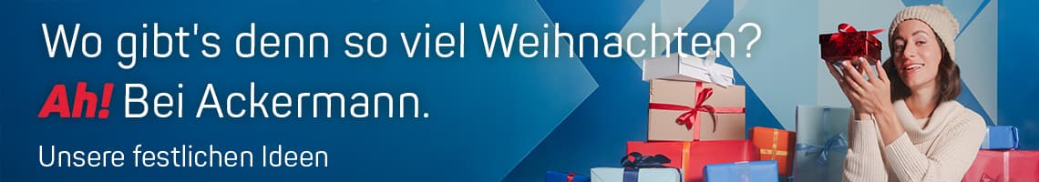 Wo gibt's denn so viel Weihnachten? Bei Ackermann. Unsere festlichen Ideen – Frau hält Geschenk, umgeben von bunten Paketen